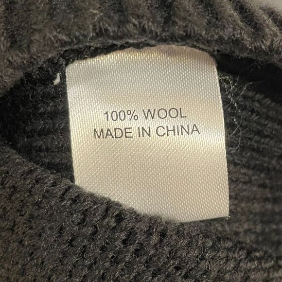 New Tuckernuck Sophia 100% Wool Gold Button Turtleneck Black Small $298 - Picture 10 of 11